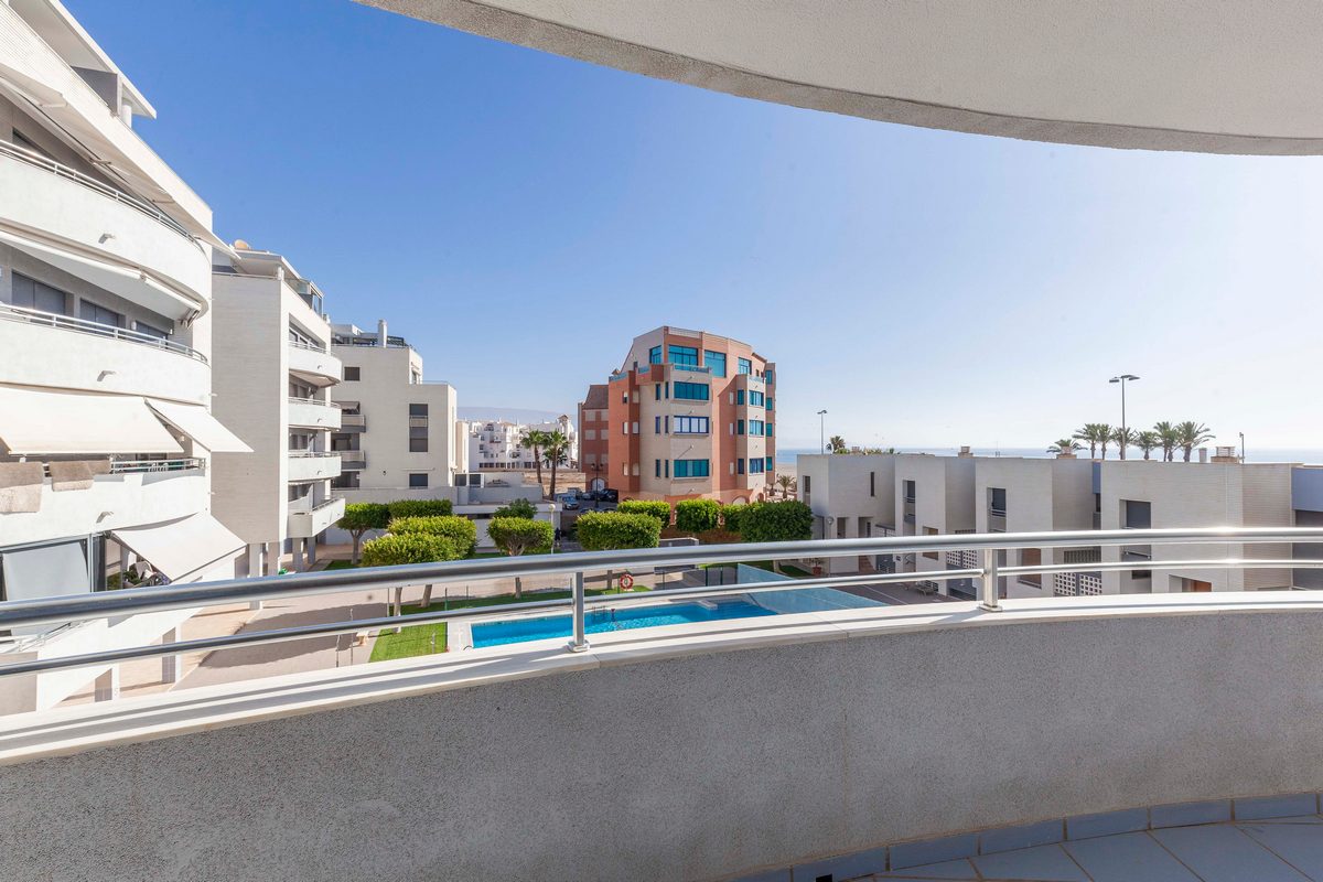 Exclusivo piso con vistas al mar en primera línea de playa