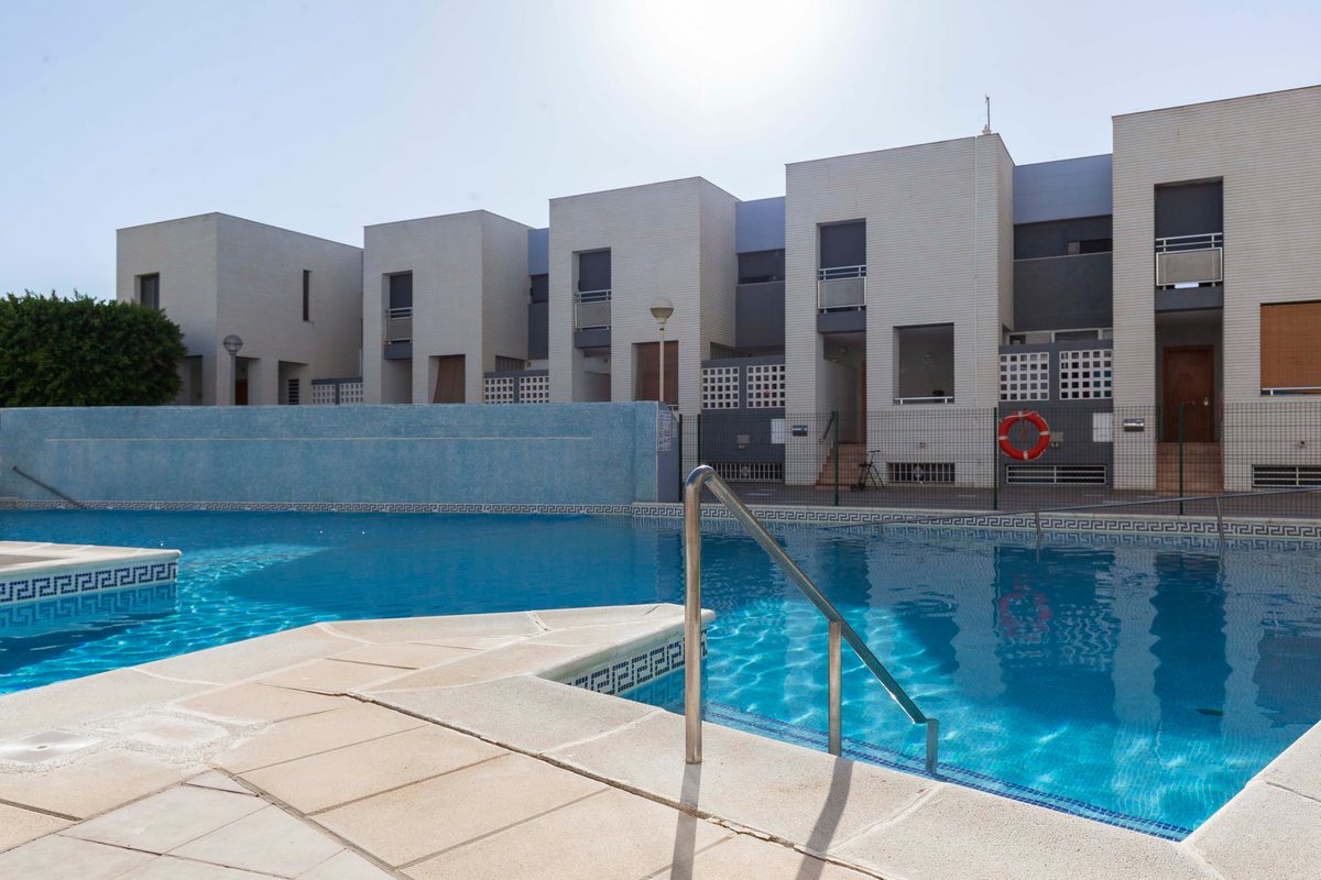 Exclusivo piso con vistas al mar en primera línea de playa