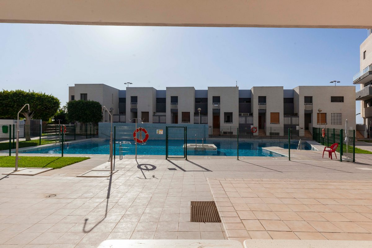 Exclusivo piso con vistas al mar en primera línea de playa