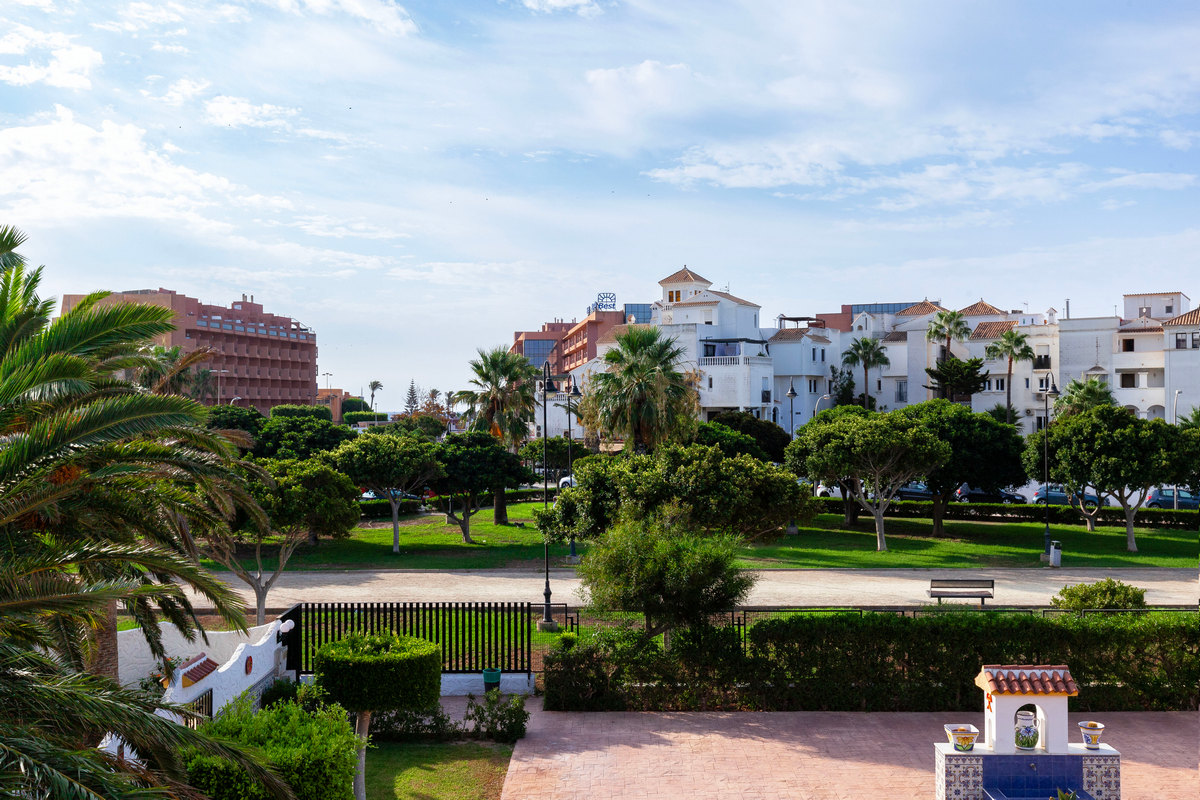 Villa unifamiliar lista para entrar a vivir, Complejo Pueblo Andaluz