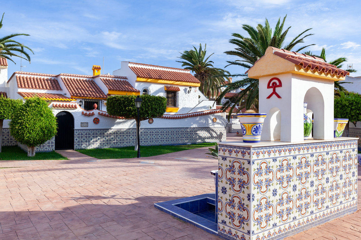 Stunning villa ready to move into, Pueblo Andaluz Complex