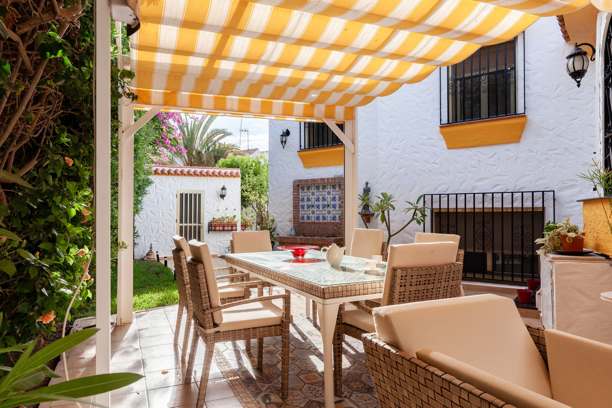 Stunning villa ready to move into, Pueblo Andaluz Complex