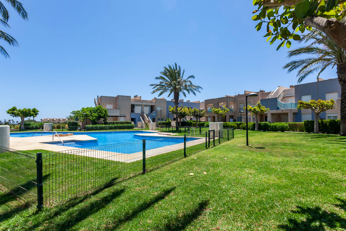 Modern 2-bedroom apartment, Complex Oasis, Playa Serena Su