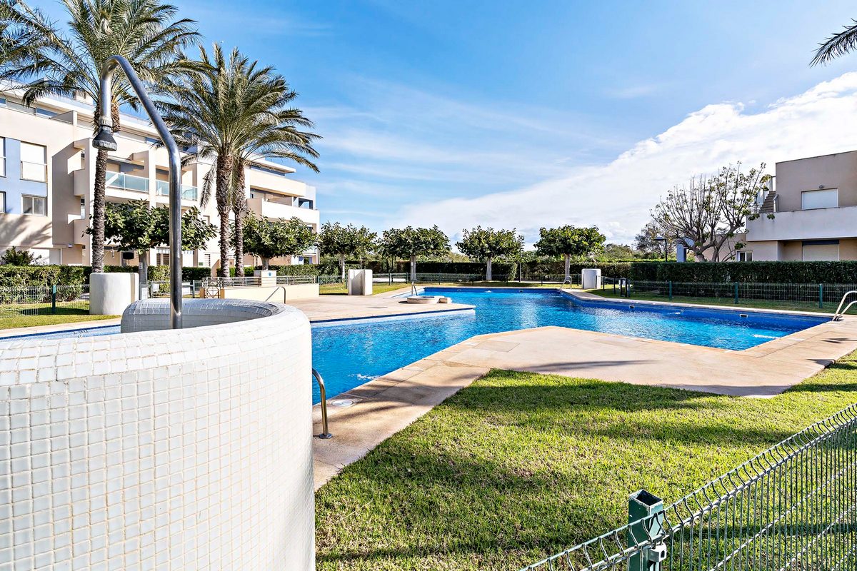 Modern 2-bedroom apartment, Complex Oasis, Playa Serena Su