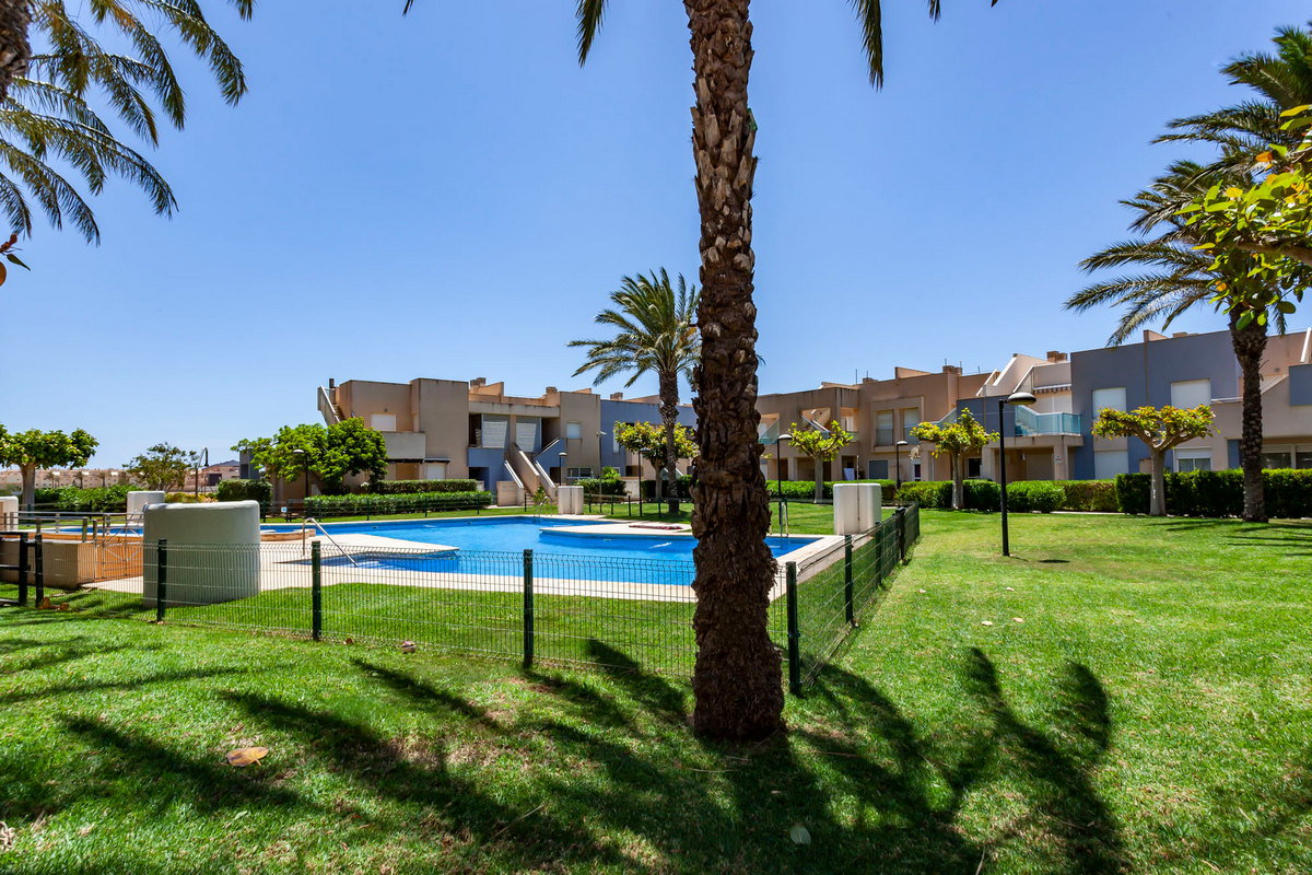 Modern 2-bedroom apartment, Complex Oasis, Playa Serena Su