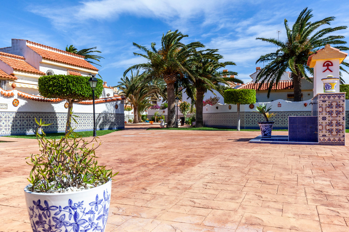 Completely renovated villa, Pueblo Andaluz Complex