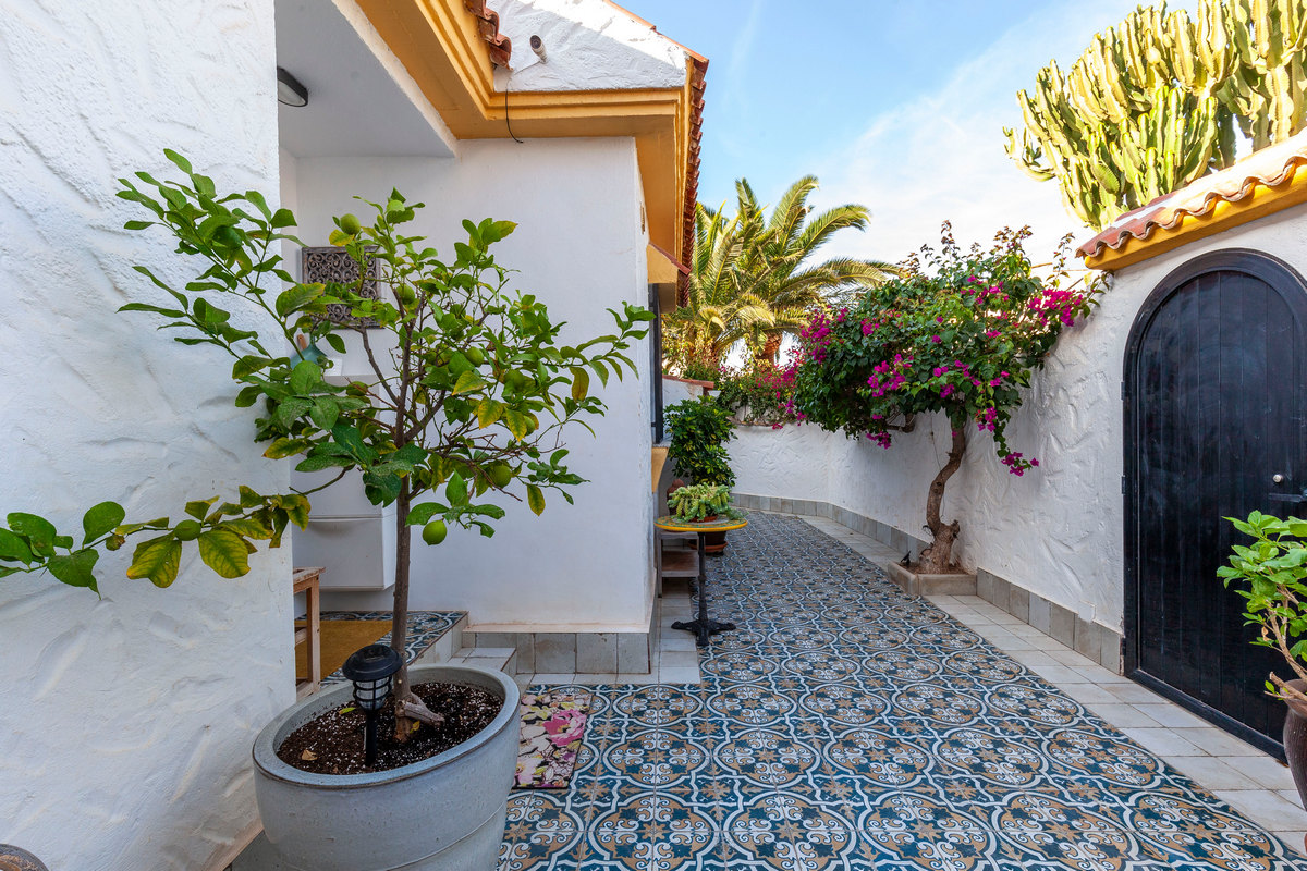 Completely renovated villa, Pueblo Andaluz Complex