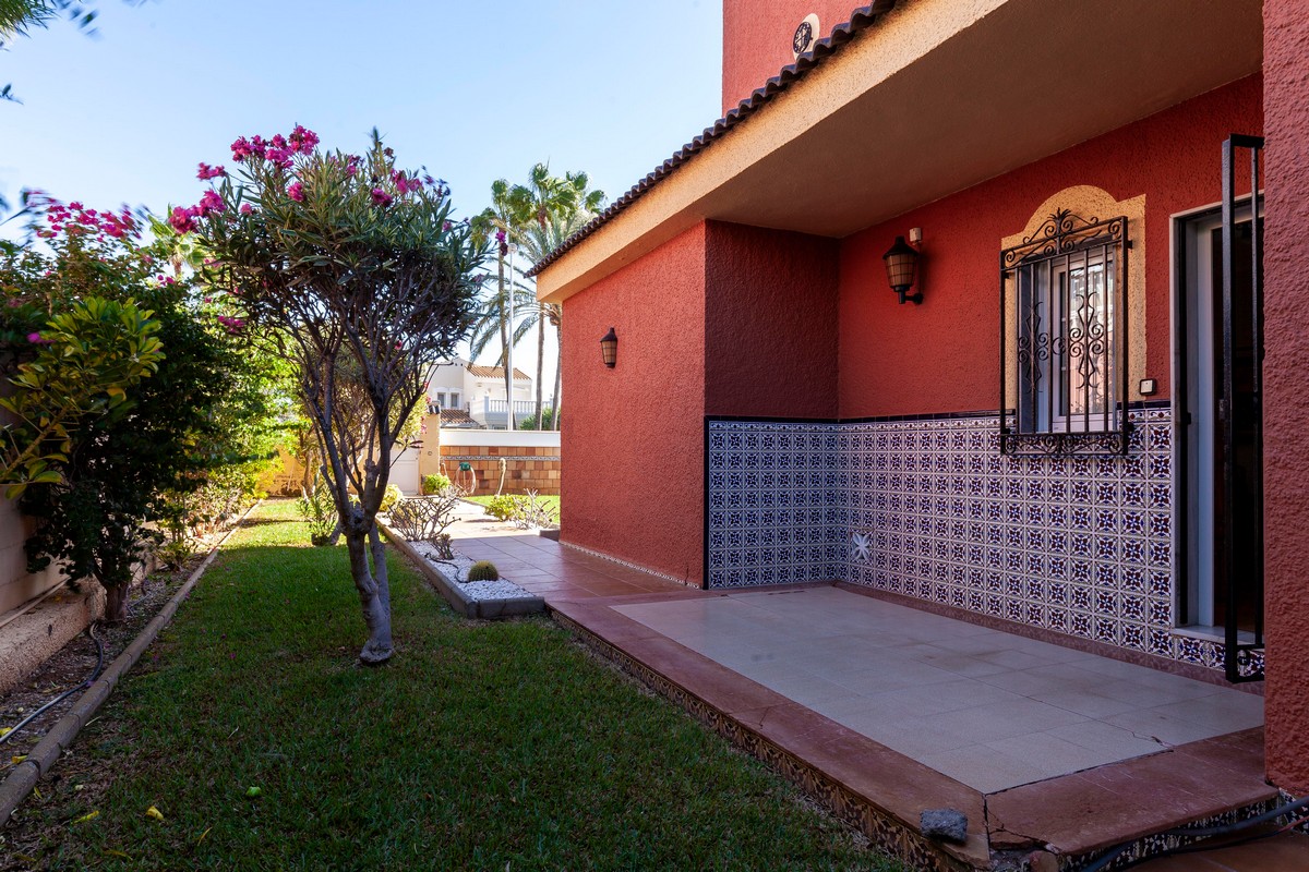 Detached villa in a prime location for an unbeatable price