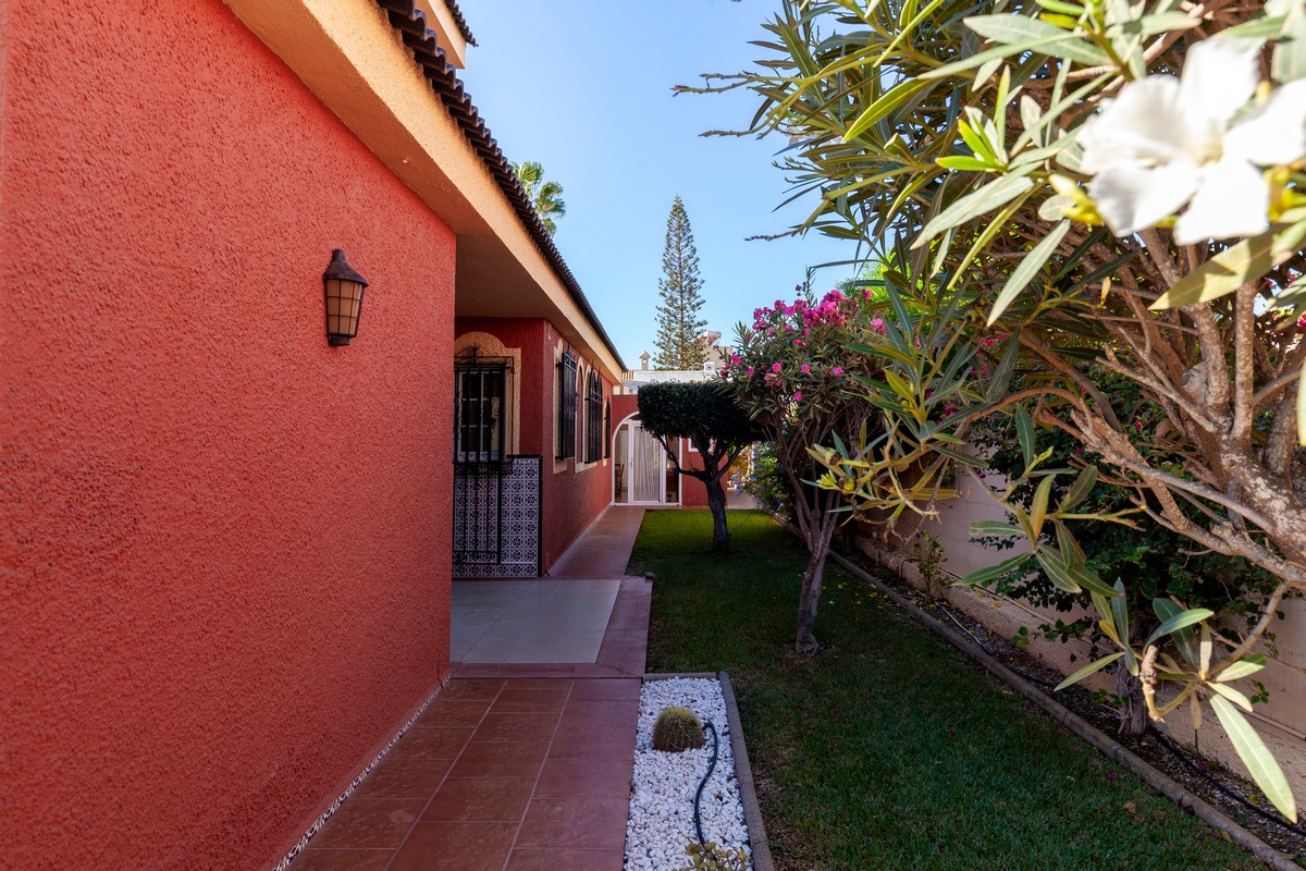 Detached villa in a prime location for an unbeatable price