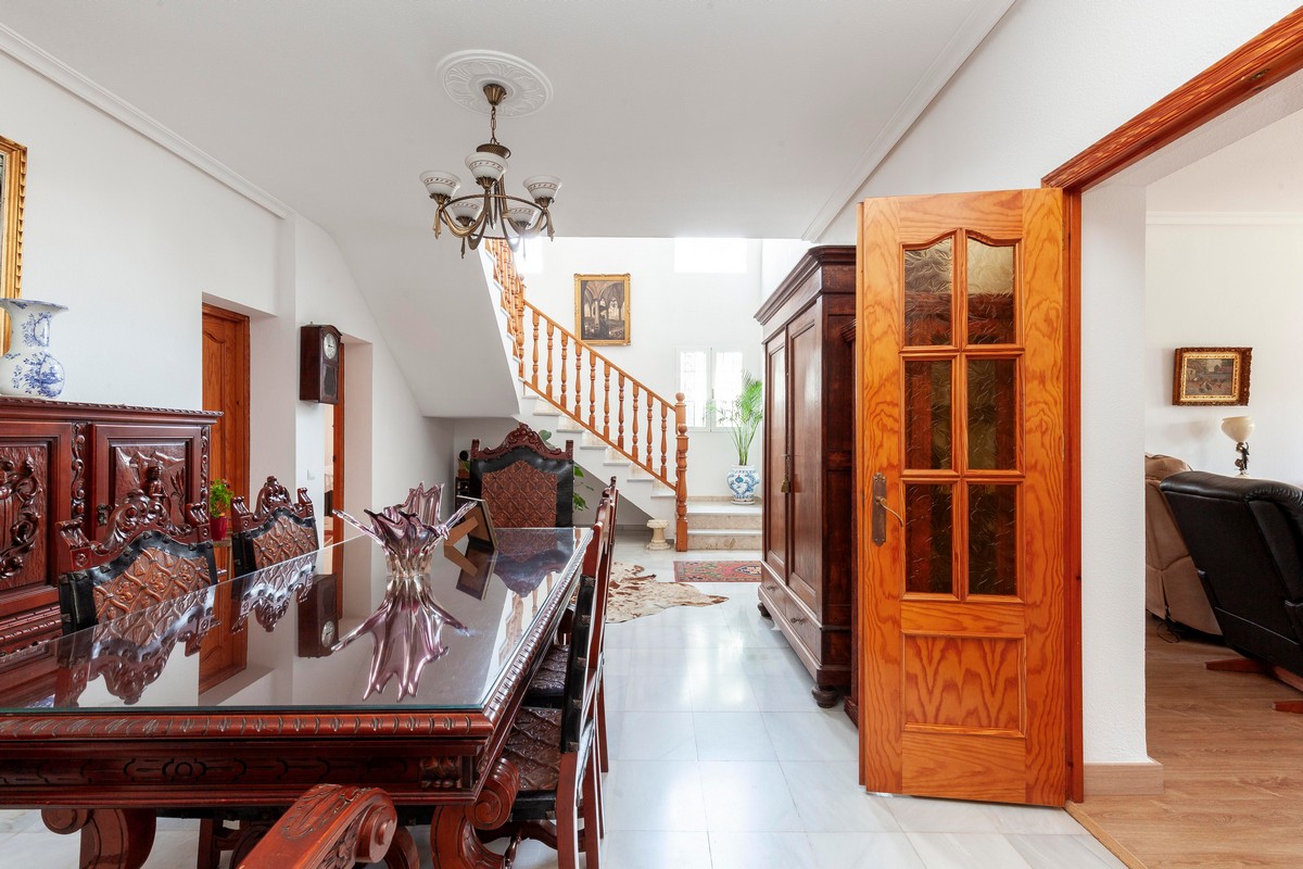 Detached villa in a prime location for an unbeatable price