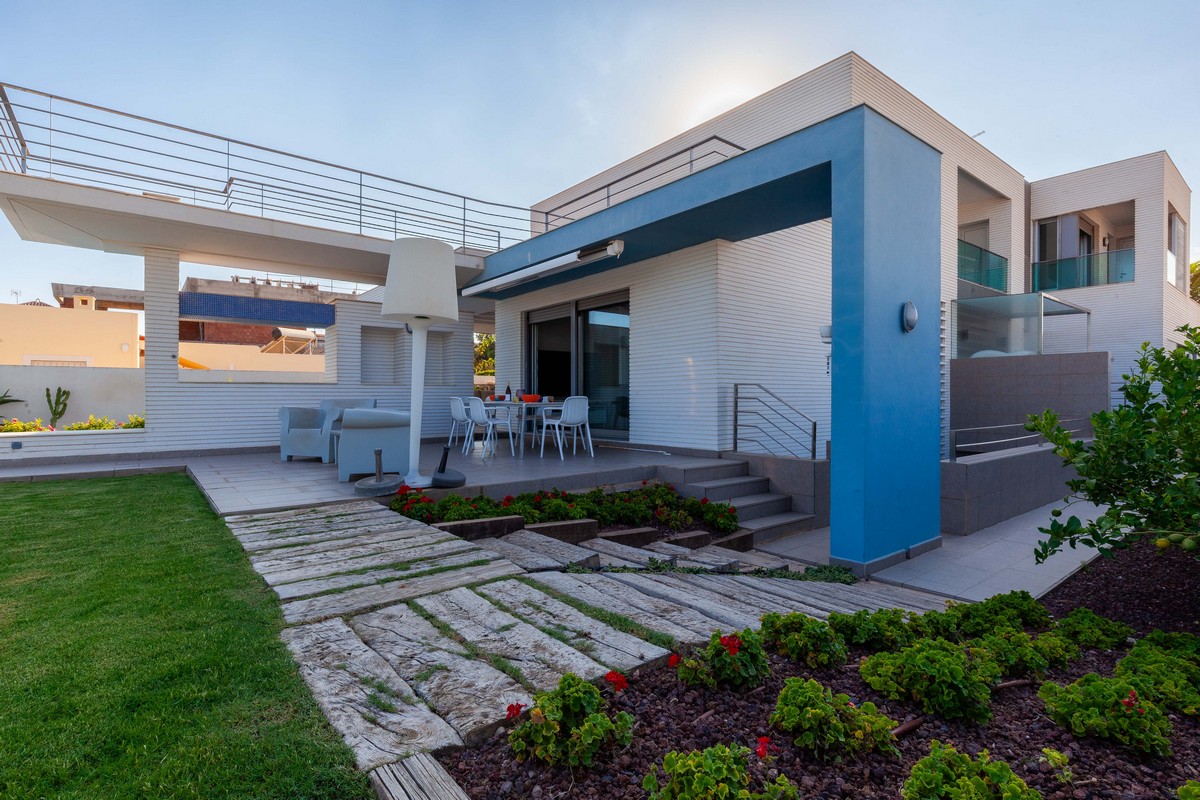 Villa moderne indépendante en bord de mer, prête à emménager