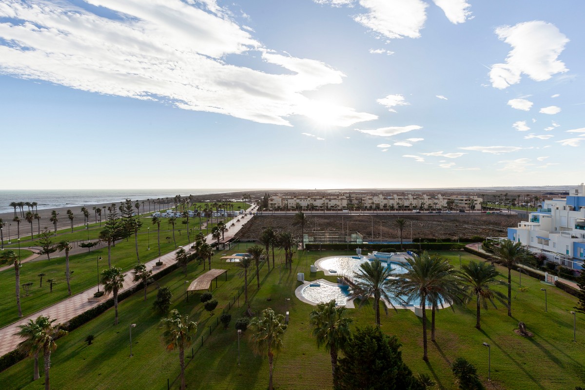 Attico Duplex nel Complesso Marina Serena Golf, prima linea della spiaggia