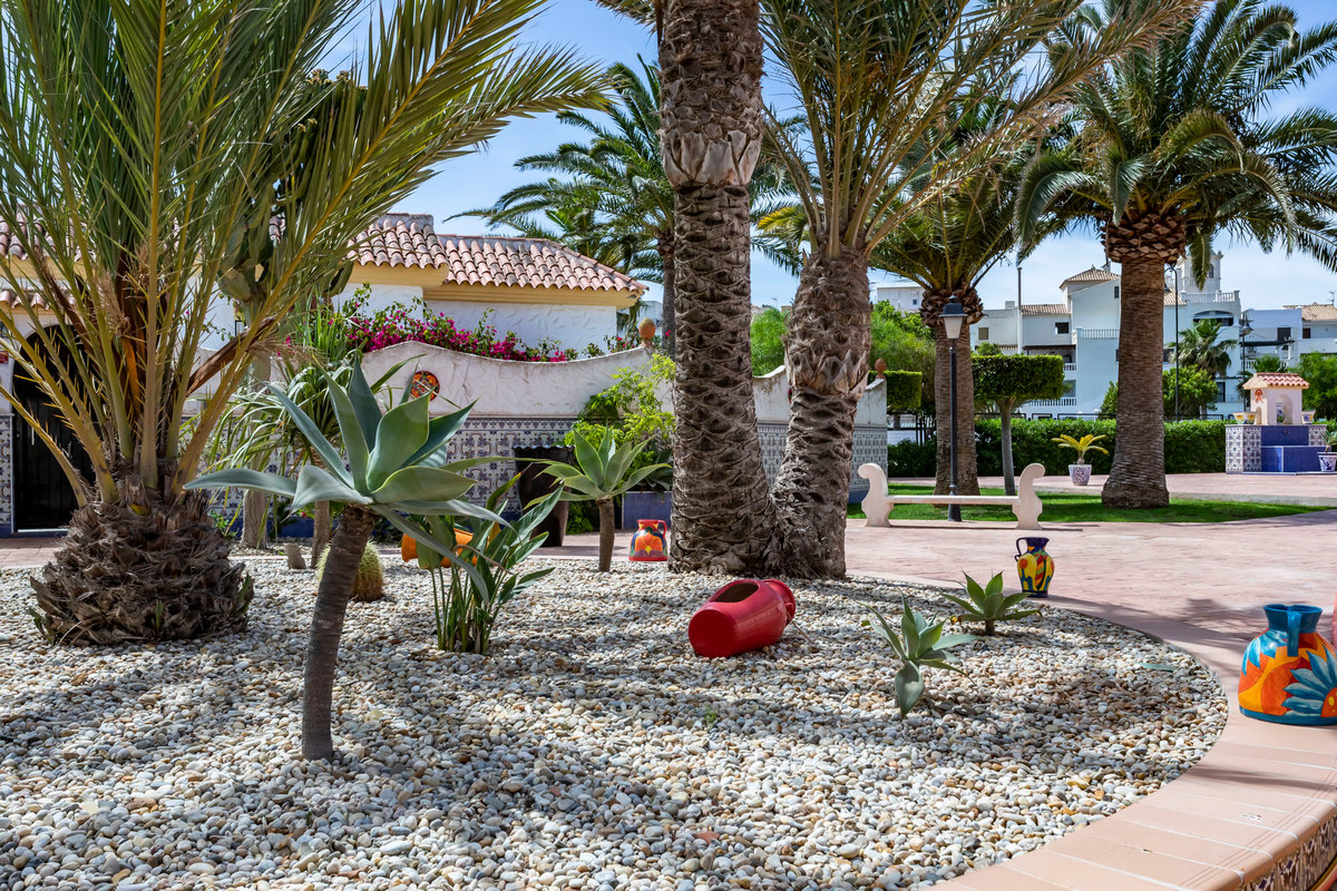 Prächtige 3-Schlafzimmer-Wohnung, komplett renoviert, Wohnanlage Pueblo Andaluz