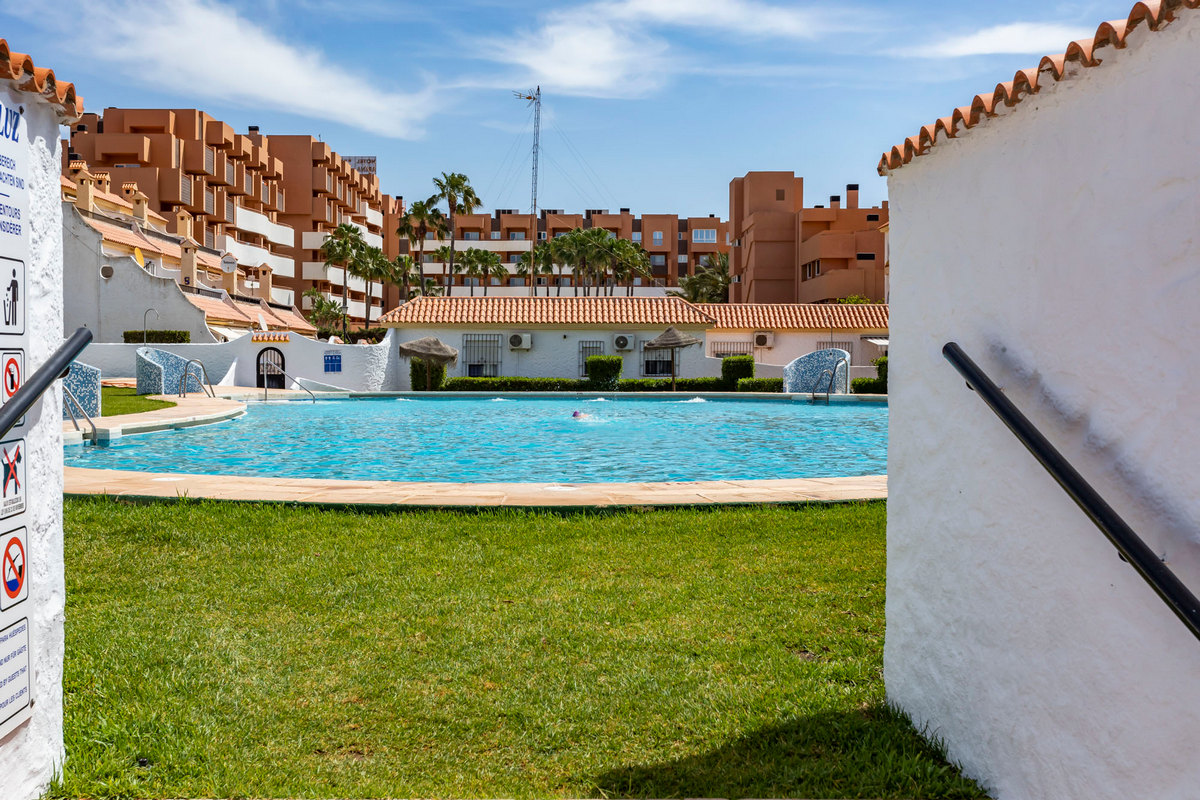 Prächtige 3-Schlafzimmer-Wohnung, komplett renoviert, Wohnanlage Pueblo Andaluz